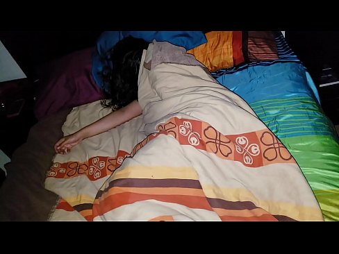 ❤️ Stiefson beréiert seng jonk Stéifmamm wärend hatt schléift. ️❌ Häre Porno bei eis lb.dickies-shop.ru ❌❤