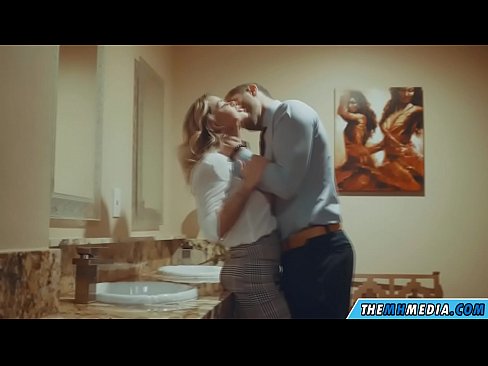 ❤️ Wann eng Busty Blond Iech an engem ëffentlechen Toilette verféiert ️❌ Häre Porno bei eis lb.dickies-shop.ru ❌❤